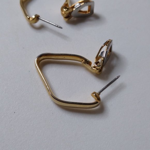 Vintage Gold Tone French Clip Earrings - Picture 7 of 11